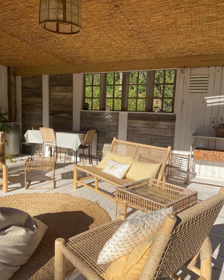Mas De Rique Hotel Saint-Étienne-du-Grès Екстериор снимка