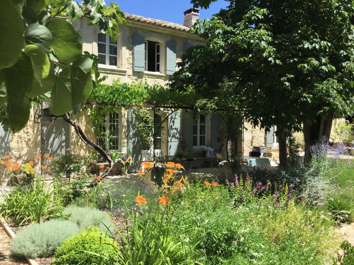 Mas De Rique Hotel Saint-Étienne-du-Grès Екстериор снимка